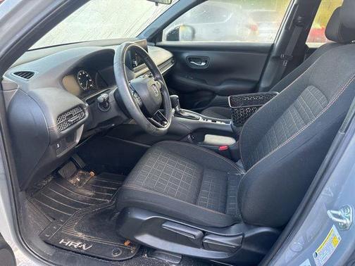 Urban Gray Pearl 2025 Honda HR-V 2WD Sport
