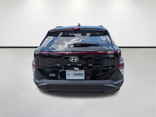 Abyss Black Pearl 2025 Hyundai KONA SEL Convenience