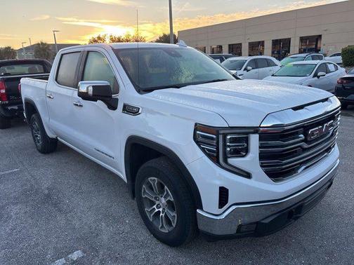 2025 GMC Sierra 1500 SLT