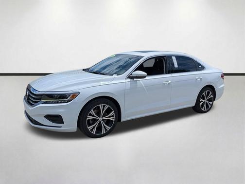 Pure White 2020 Volkswagen Passat 2.0T SE