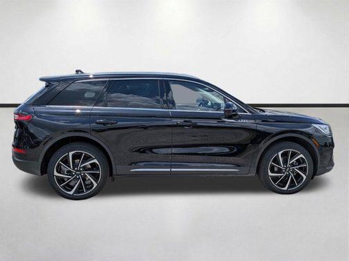 INFINITE BLACK MET CC 2023 Lincoln Corsair Reserve