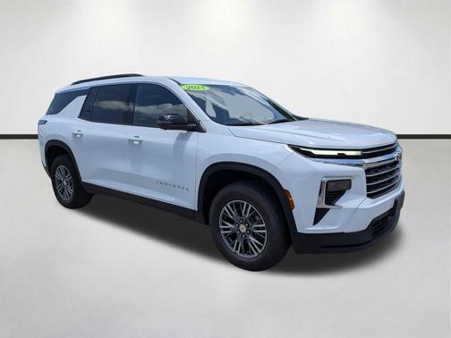 Summit White 2024 Chevrolet Traverse LT