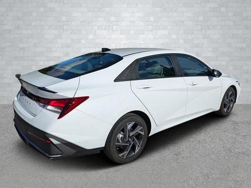 2025 Hyundai ELANTRA Sport