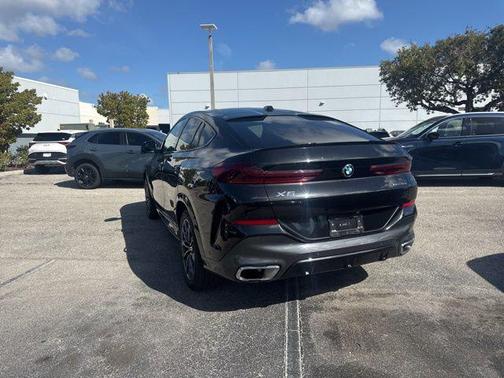 2025 BMW X6 xDrive40i