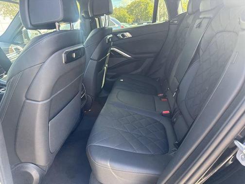 2025 BMW X6 xDrive40i