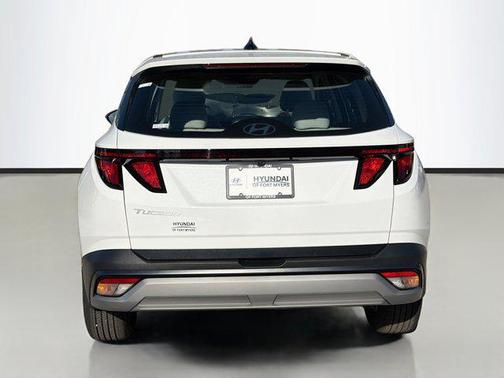 2025 Hyundai TUCSON SE