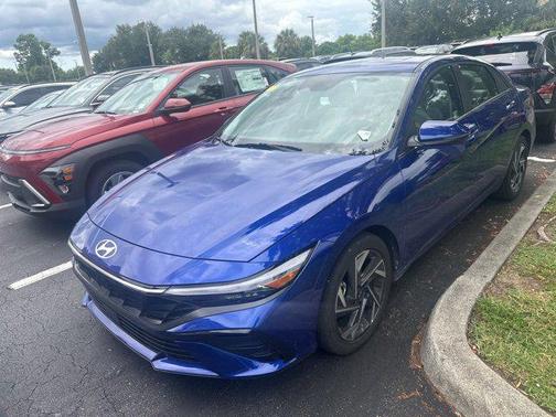2025 Hyundai ELANTRA Limited