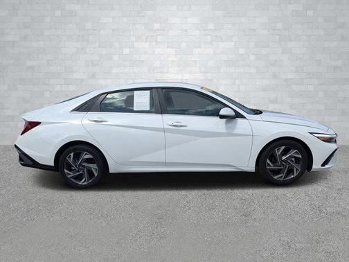 2025 Hyundai ELANTRA SEL