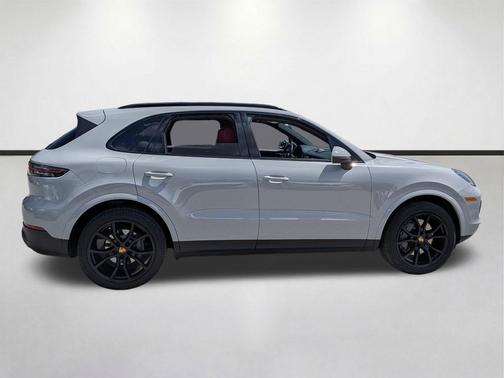 White 2021 Porsche Cayenne S