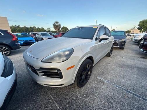 White 2021 Porsche Cayenne S