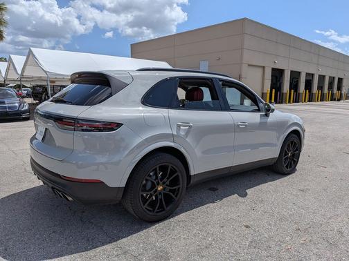 White 2021 Porsche Cayenne S