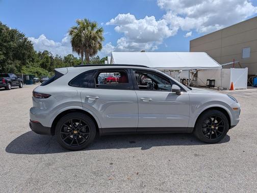 White 2021 Porsche Cayenne S