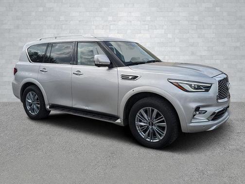 2023 INFINITI QX80 Luxe