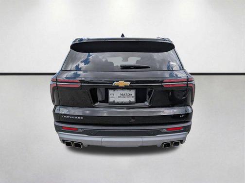 Mosaic Black Metallic 2024 Chevrolet Traverse LT
