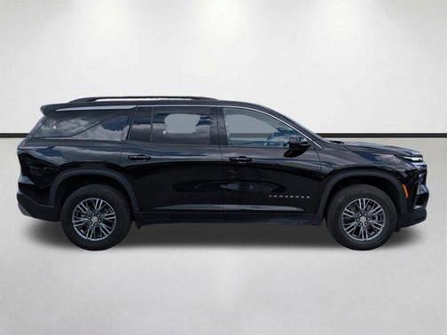 Mosaic Black Metallic 2024 Chevrolet Traverse LT