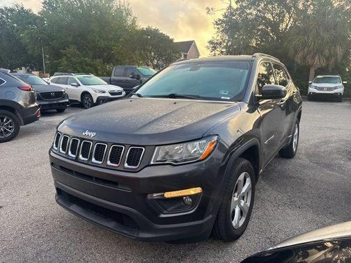 Granite Crystal Metallic Clearcoat 2019 Jeep Compass Latitude