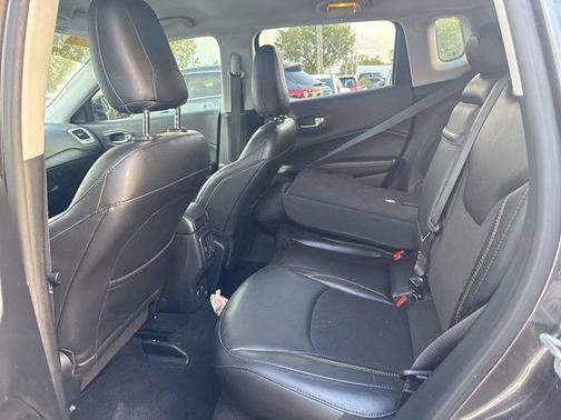 Granite Crystal Metallic Clearcoat 2019 Jeep Compass Latitude