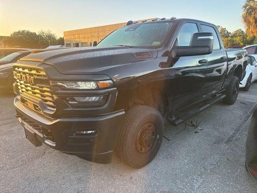 Diamond Black Crystal Pearlcoat 2025 RAM 2500 Tradesman Crew Cab 4x4 6'4' Box