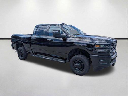 Diamond Black Crystal Pearlcoat 2025 RAM 2500 Tradesman Crew Cab 4x4 6'4' Box