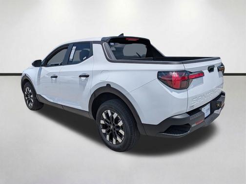 Atlas White 2025 Hyundai SANTA CRUZ SE
