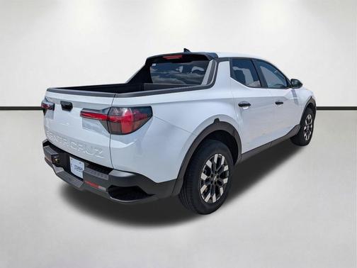Atlas White 2025 Hyundai SANTA CRUZ SE