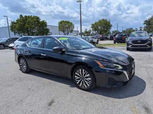 Super Black 2024 Nissan Altima 2.5 SV