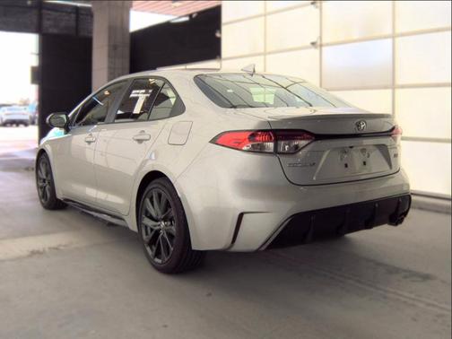Classic Silver Metallic 2025 Toyota Corolla SE