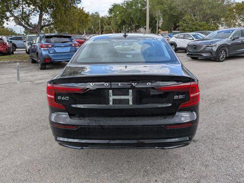 Onyx Black Metallic 2024 Volvo S60 B5 Core Dark Theme