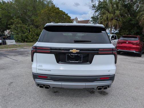 Summit White 2024 Chevrolet Traverse LT