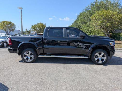 Diamond Black Crystal Pearlcoat 2023 RAM 1500 Laramie