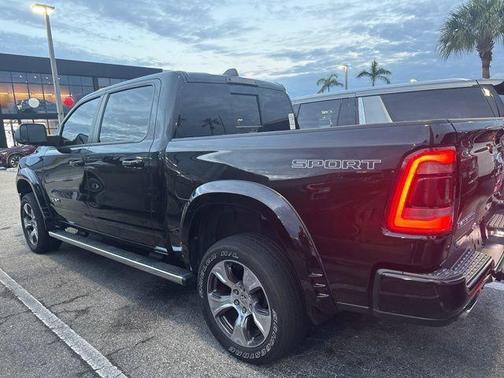 Diamond Black Crystal Pearlcoat 2023 RAM 1500 Laramie
