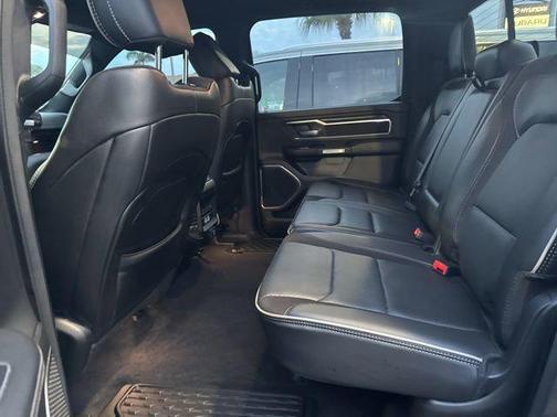 Diamond Black Crystal Pearlcoat 2023 RAM 1500 Laramie