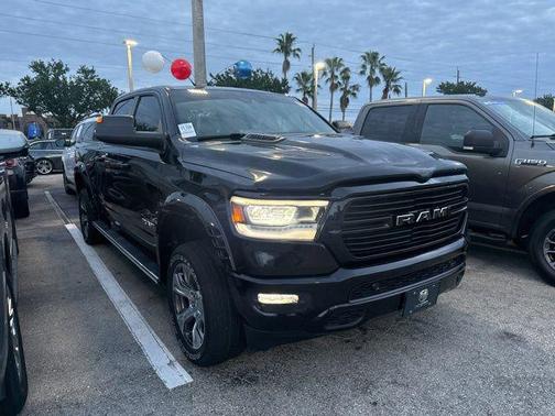 Diamond Black Crystal Pearlcoat 2023 RAM 1500 Laramie