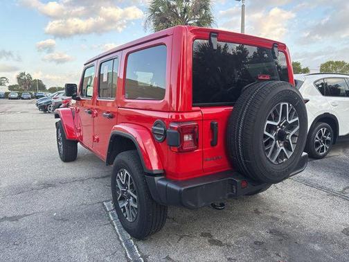 Firecracker Red Clearcoat 2025 Jeep Wrangler 4-Door Sahara 4x4