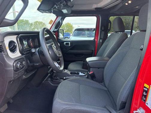 Firecracker Red Clearcoat 2025 Jeep Wrangler 4-Door Sahara 4x4