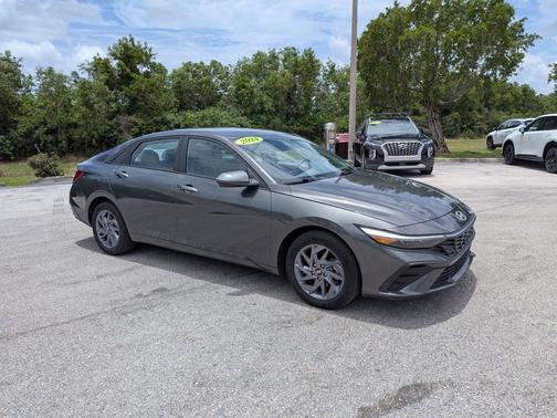 Amazon Gray 2024 Hyundai ELANTRA SEL
