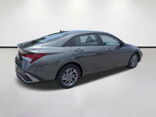 Amazon Gray 2024 Hyundai ELANTRA SEL