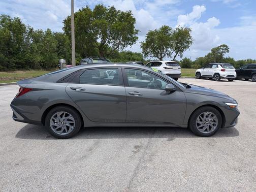 Amazon Gray 2024 Hyundai ELANTRA SEL