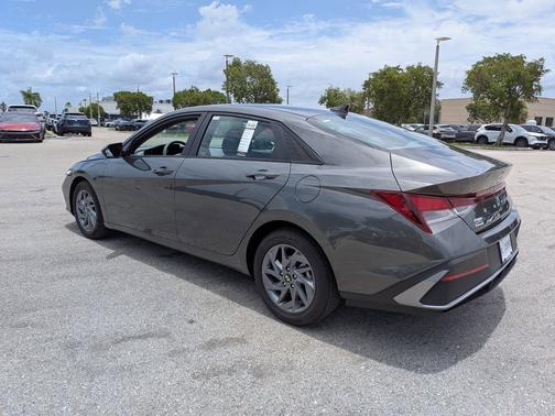 Amazon Gray 2024 Hyundai ELANTRA SEL