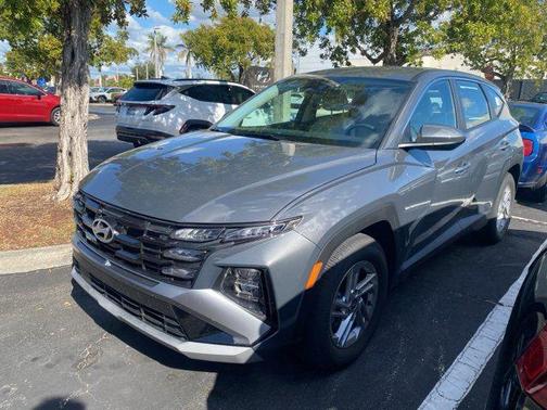 2025 Hyundai TUCSON SE