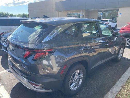 2025 Hyundai TUCSON SE