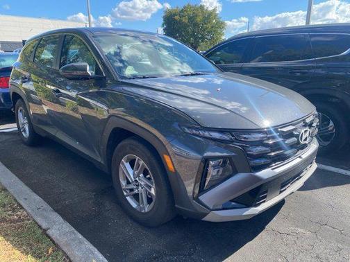 2025 Hyundai TUCSON SE