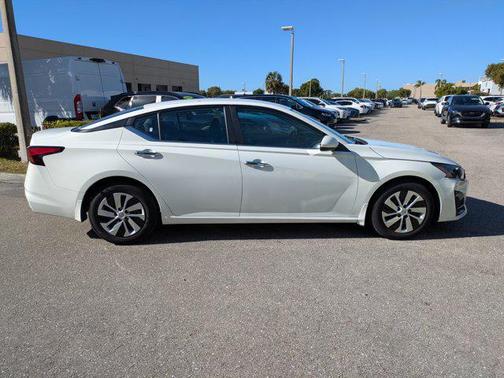 2023 Nissan Altima S FWD