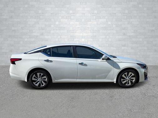 2023 Nissan Altima S FWD