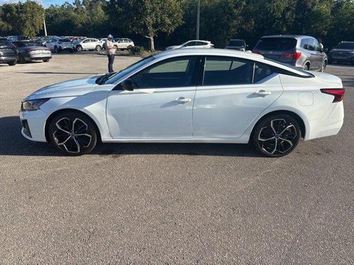 2024 Nissan Altima SR FWD