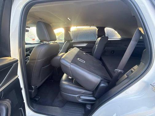 Rhodium White Premium 2025 Mazda CX-70 3.3 Turbo Preferred Package