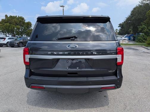 Dark Matter Gray Metallic 2024 Ford Expedition Max XLT