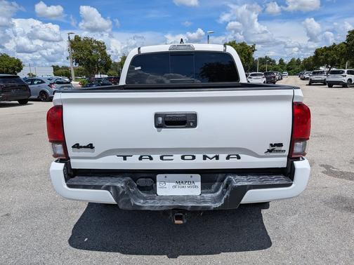 Ice Cap 2023 Toyota Tacoma SR5