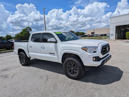 Ice Cap 2023 Toyota Tacoma SR5