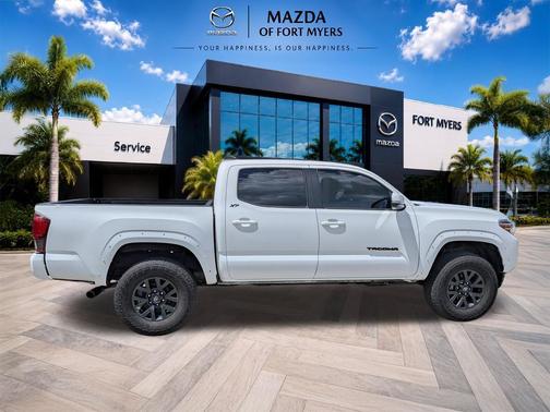 Ice Cap 2023 Toyota Tacoma SR5